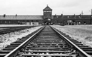 HISTORIAS DE LA HISTORIA: Auschwitz II Créditos a su autor. El propietario de esta imagen es el titular de sus derechos.