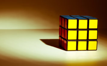 HISTORIAS DE LA HISTORIA: El cubo de Rubik Créditos a su autor. El propietario de esta imagen es el titular de sus derechos.