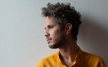 EL DISCO DEL AÑO: Vicente García, Candela Créditos a su autor. El propietario de esta imagen es el titular de sus derechos.