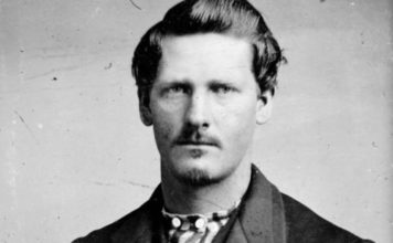 HISTORIAS DE LA HISTORIA: Wyatt Earp y el duelo en OK Corral Créditos a su autor. El propietario de esta imagen es el titular de sus derechos.