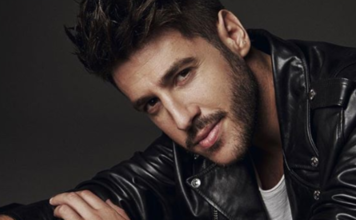 EL DISCO DEL AÑO: Antonio José, A un milímetro de ti Créditos a su autor. El propietario de esta imagen es el titular de sus derechos.