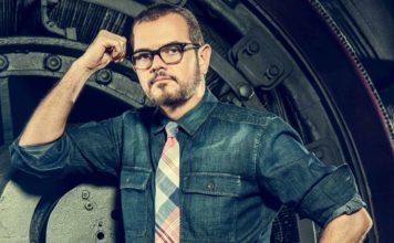 EL DISCO DEL AÑO: Aleks Syntek, Romántico desliz Créditos a su autor. El propietario de esta imagen es el titular de sus derechos.