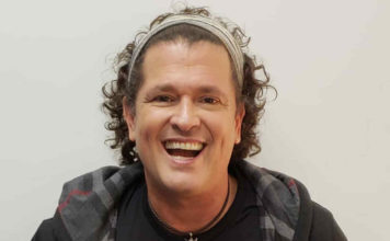 EL DISCO DEL AÑO: Carlos Vives, Más corazón profundo tour Créditos a su autor. El propietario de esta imagen es el titular de sus derechos.