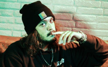 PRIMER PLANO: Paul Alone Créditos a su autor. El propietario de esta imagen es el titular de sus derechos.