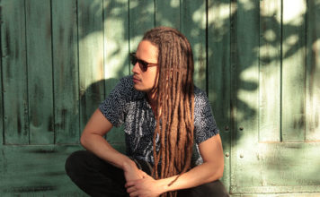 EL DISCO DEL AÑO: Vicente García, A la mar Créditos a su autor. El propietario de esta imagen es el titular de sus derechos.