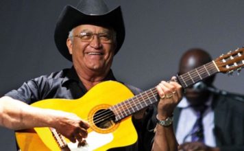 EL DISCO DEL AÑO: Eliades Ochoa, Vamos a bailar un son Créditos a su autor. El propietario de esta imagen es el titular de sus derechos.