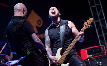 EL GARAJE 1×24 Créditos a su autor. El propietario de esta imagen es el titular de sus derechos.