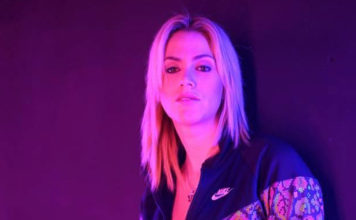 CONEXIÓN LATINA con JENNIFER ROJO Créditos a su autor. El propietario de esta imagen es el titular de sus derechos.