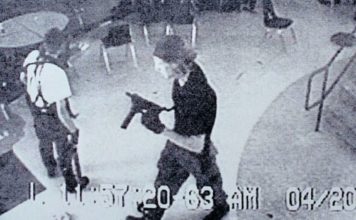 HISTORIAS DE LA HISTORIA: La matanza de Columbine II Créditos a su autor. El propietario de esta imagen es el titular de sus derechos.