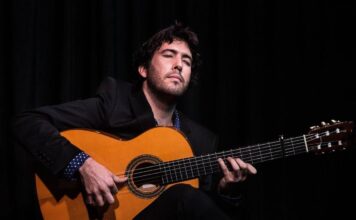 CONEXIÓN LATINA con YAGO SANTOS Créditos a su autor. El propietario de esta imagen es el titular de sus derechos.