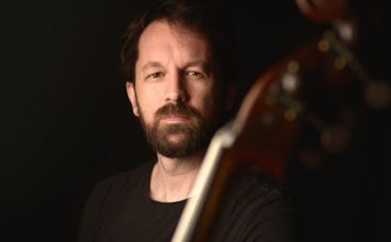 CONEXIÓN LATINA con PABLO MARTÍN CAMINERO Créditos a su autor. El propietario de esta imagen es el titular de sus derechos.