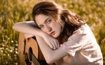 EL DISCO DEL AÑO: Ainoa Buitrago, La ruta de las flores Créditos a su autor. El propietario de esta imagen es el titular de sus derechos.