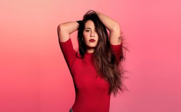 PRIMER PLANO con SANANDA DICO Créditos a su autor. El propietario de esta imagen es el titular de sus derechos.