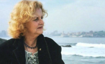 CUENTOS DE MEDIANOCHE: Adolescentes Créditos a su autor. El propietario de esta imagen es el titular de sus derechos.