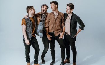 EL GARAJE con DELAIRE Créditos a su autor. El propietario de esta imagen es el titular de sus derechos.