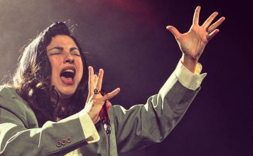 MAR DE FONDO 6×18 ESPECIAL NOCHEVIEJA Créditos a su autor. El propietario de esta imagen es el titular de sus derechos.