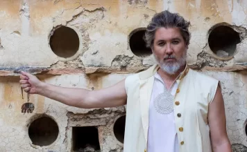 PRIMER PLANO con HUGO TOSCANO Créditos a su autor. El propietario de esta imagen es el titular de sus derechos.