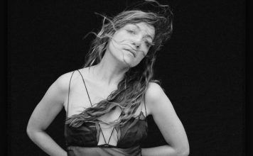 EL DISCO DEL AÑO: Natalia Lafourcade, De todas las flores Créditos a su autor. El propietario de esta imagen es el titular de sus derechos.