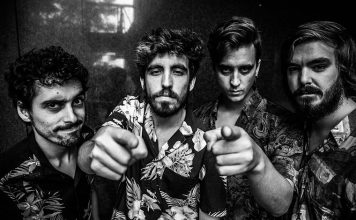 EL GARAJE con THE ROYAL FLASH Créditos a su autor. El propietario de esta imagen es el titular de sus derechos.