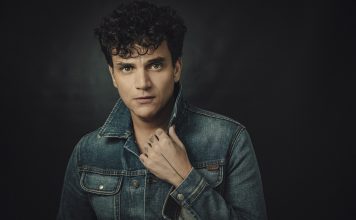 EL DISCO DEL AÑO: Silvestre Dangond, Intruso Créditos a su autor. El propietario de esta imagen es el titular de sus derechos.