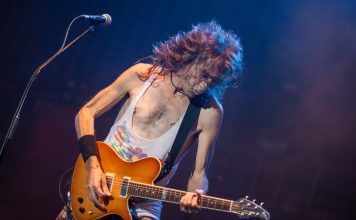 EL GARAJE 4×10 Créditos a su autor. El propietario de esta imagen es el titular de sus derechos.