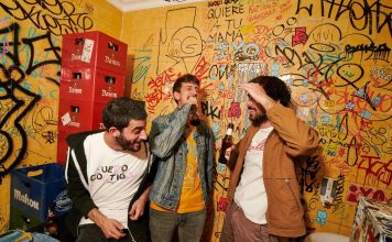 CONEXIÓN LATINA con MITAD DOBLE Créditos a su autor. El propietario de esta imagen es el titular de sus derechos.