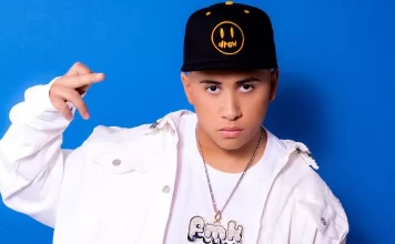 CONEXIÓN LATINA con FMK Créditos a su autor. El propietario de esta imagen es el titular de sus derechos.