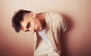 CONEXIÓN LATINA con BORJA Créditos a su autor. El propietario de esta imagen es el titular de sus derechos.