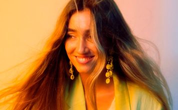 CONEXIÓN LATINA con MERCEDES CAÑAS Créditos a su autor. El propietario de esta imagen es el titular de sus derechos.