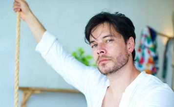 CONEXIÓN LATINA con JUAN SOLO Créditos a su autor. El propietario de esta imagen es el titular de sus derechos.