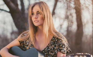 PRIMER PLANO con NEVA Créditos a su autor. El propietario de esta imagen es el titular de sus derechos.