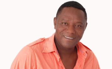 LO QUE NO SE DICE con Héctor Kandelo Créditos a su autor. El propietario de esta imagen es el titular de sus derechos.