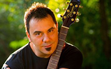 EL GARAJE 6×05 con MIKEL OTEIZA Créditos a su autor. El propietario de esta imagen es el titular de sus derechos.