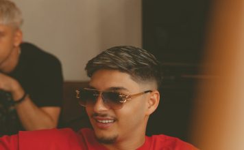 PRIMER PLANO con SAMUELIYO Créditos a su autor. El propietario de esta imagen es el titular de sus derechos.