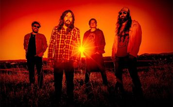 EL GARAJE con KING SAPO Créditos a su autor. El propietario de esta imagen es el titular de sus derechos.