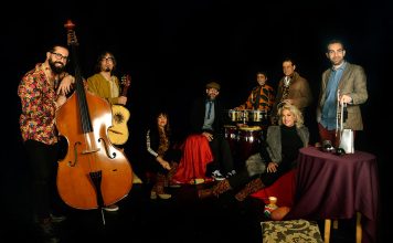 CONEXIÓN LATINA con CONTRABANDEANDO y LEROY SÁNCHEZ Créditos a su autor. El propietario de esta imagen es el titular de sus derechos.