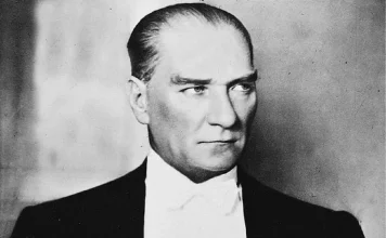 HISTORIAS DE LA HISTORIA: La Revolución de los cristeros / Atatürk