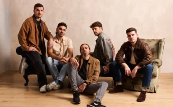 EL GARAJE con PARED CON PARED